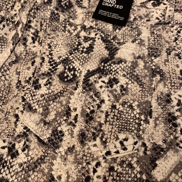 Sanctuary Denim Social Ankle Length Skinny Jean in Queen Snake - Picture 4 of 9